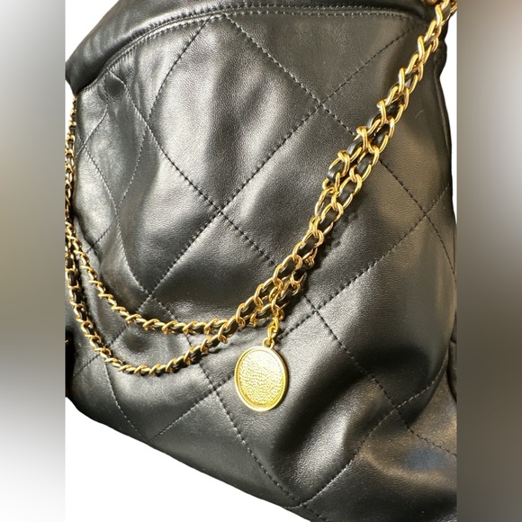 Quilted Tote Bag with small, detachable clutch - Picture 4 of 9